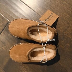 NWT BearPaw Tan Suede kids boots